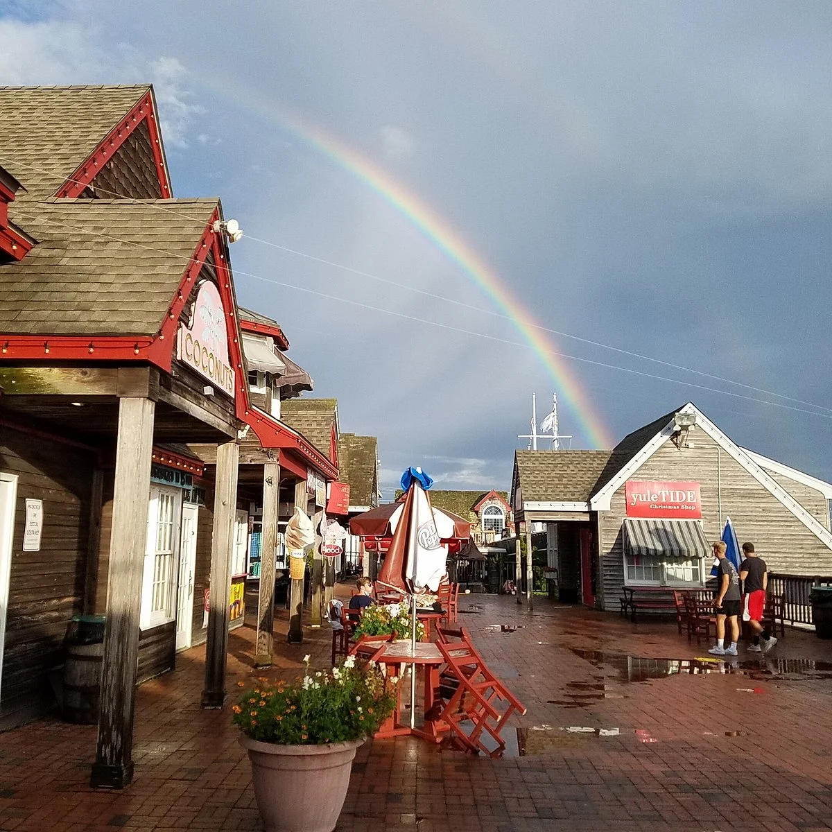 Schooner's Wharf