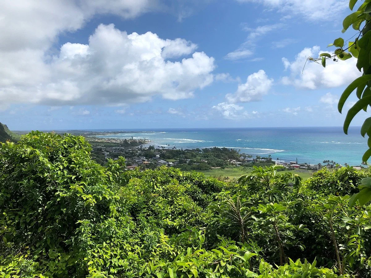 Maʻakua Ridge Trail