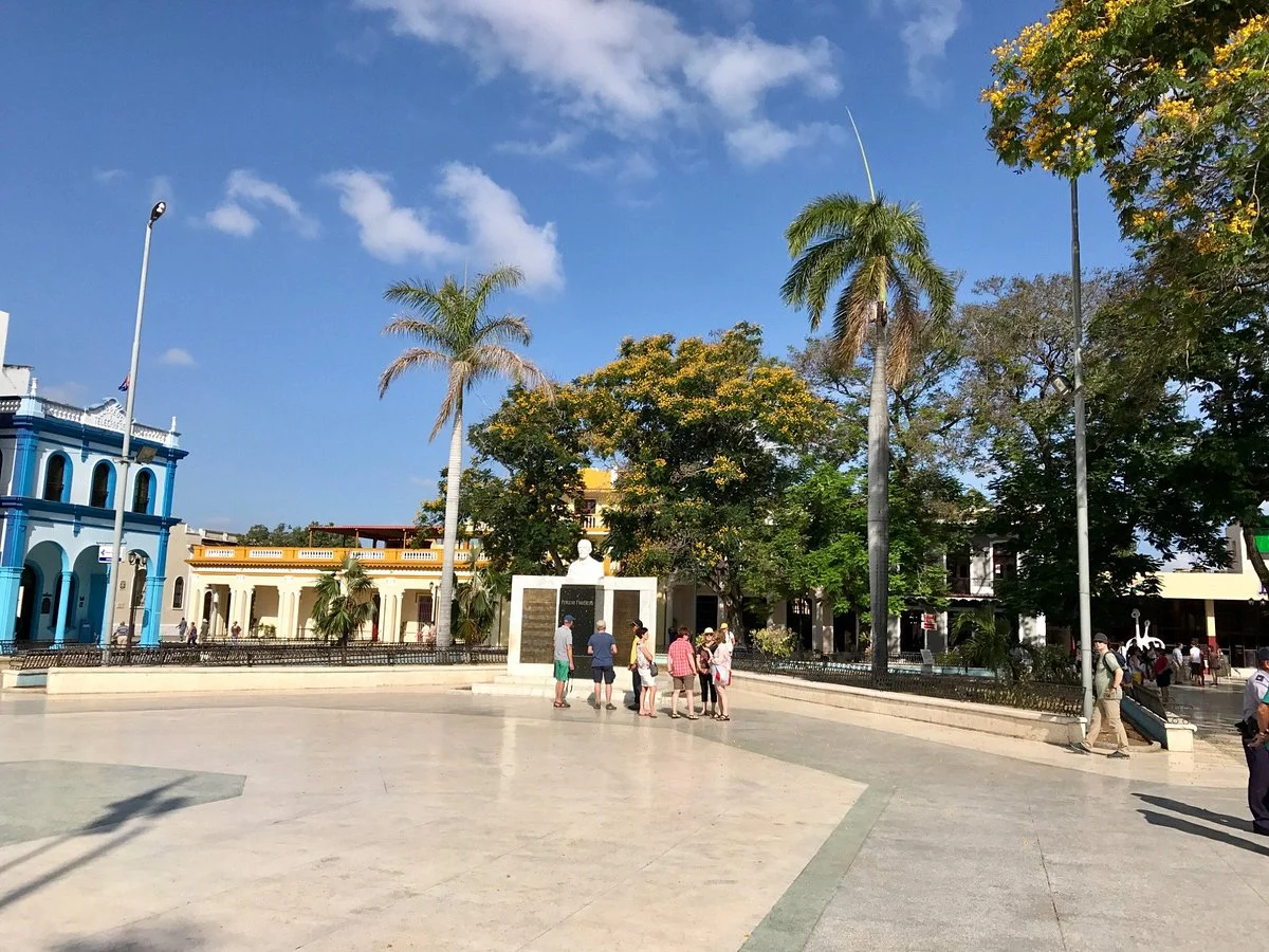Paseo Bayames