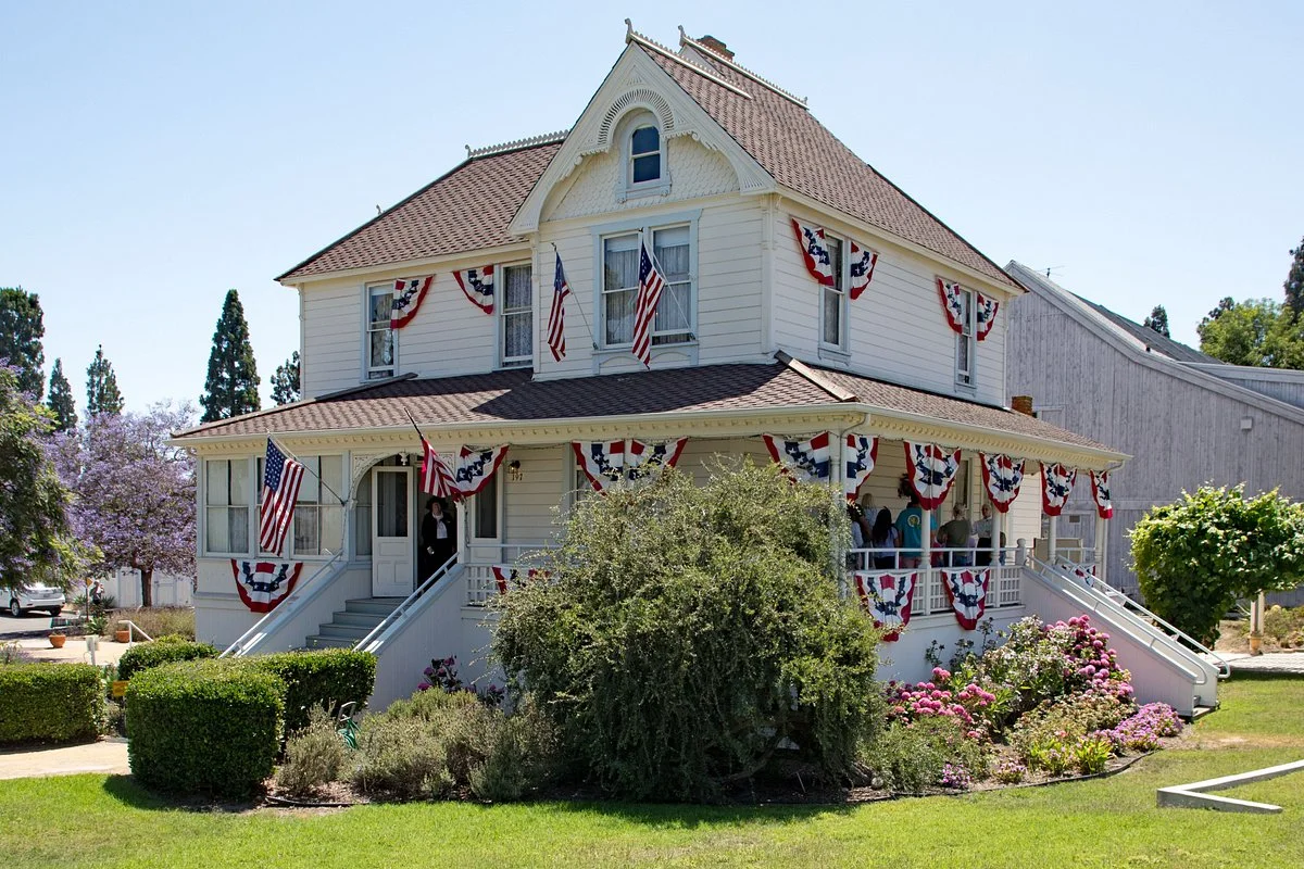 Dudley House Historical Museum
