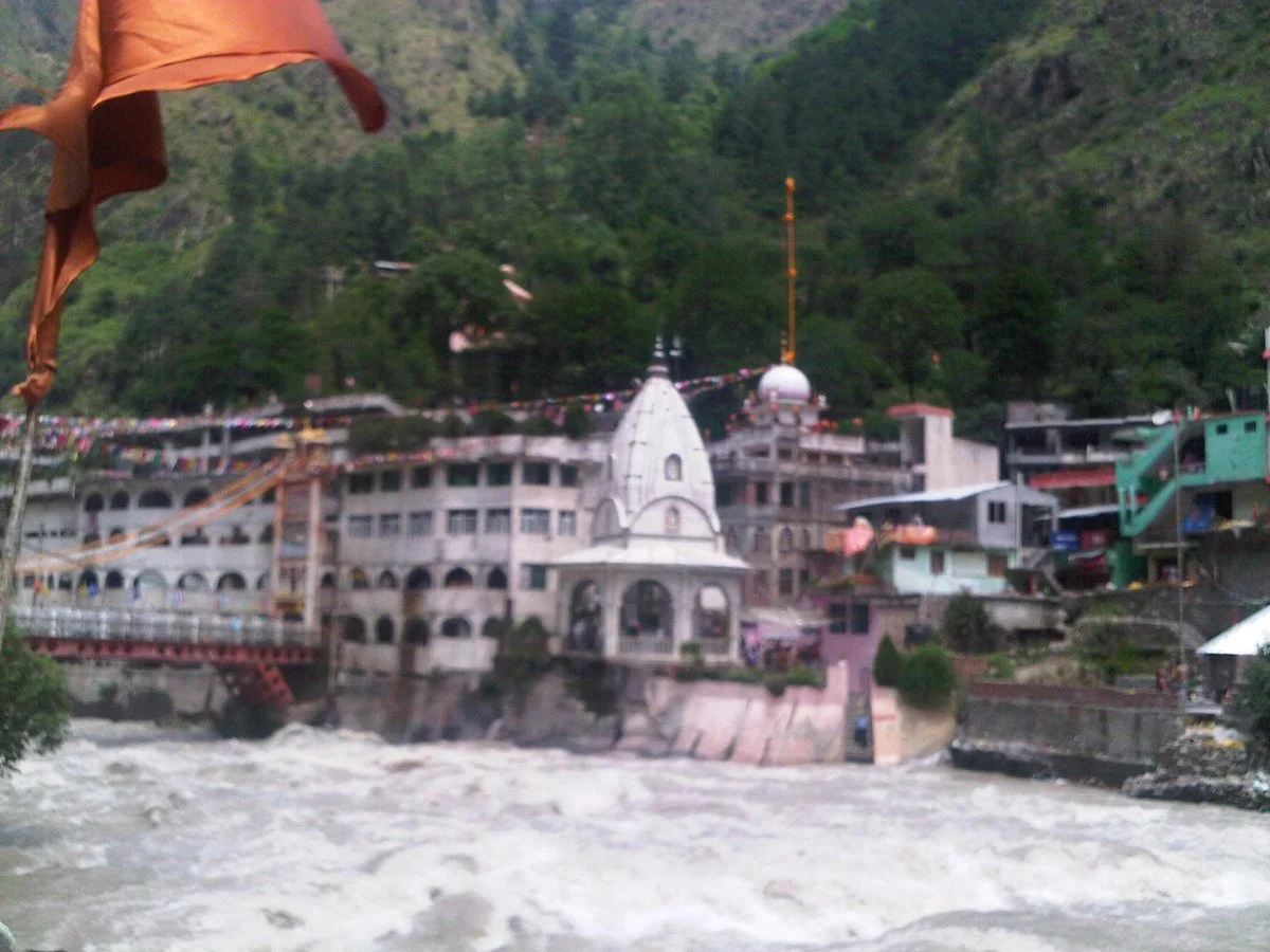 Hot Springs at Manikaran