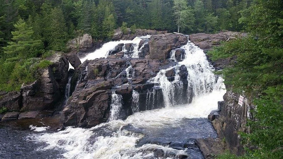Parc des Chutes Monte à Peine et des Dalles