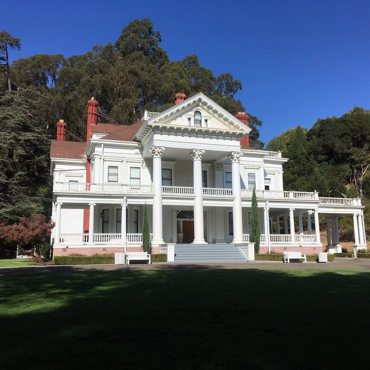 Dunsmuir House