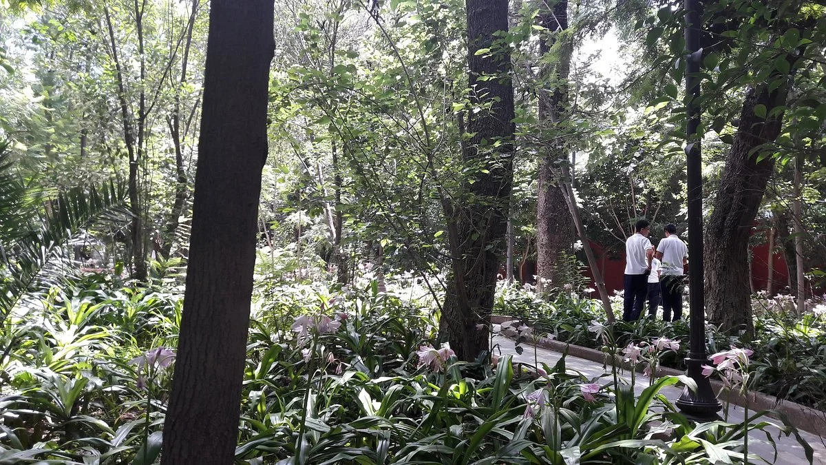 Jardin Embajadoras