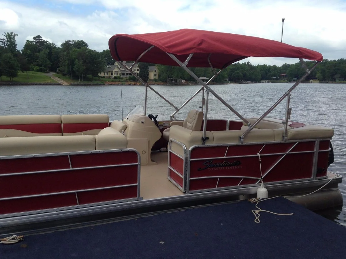 Tega Cay Marina