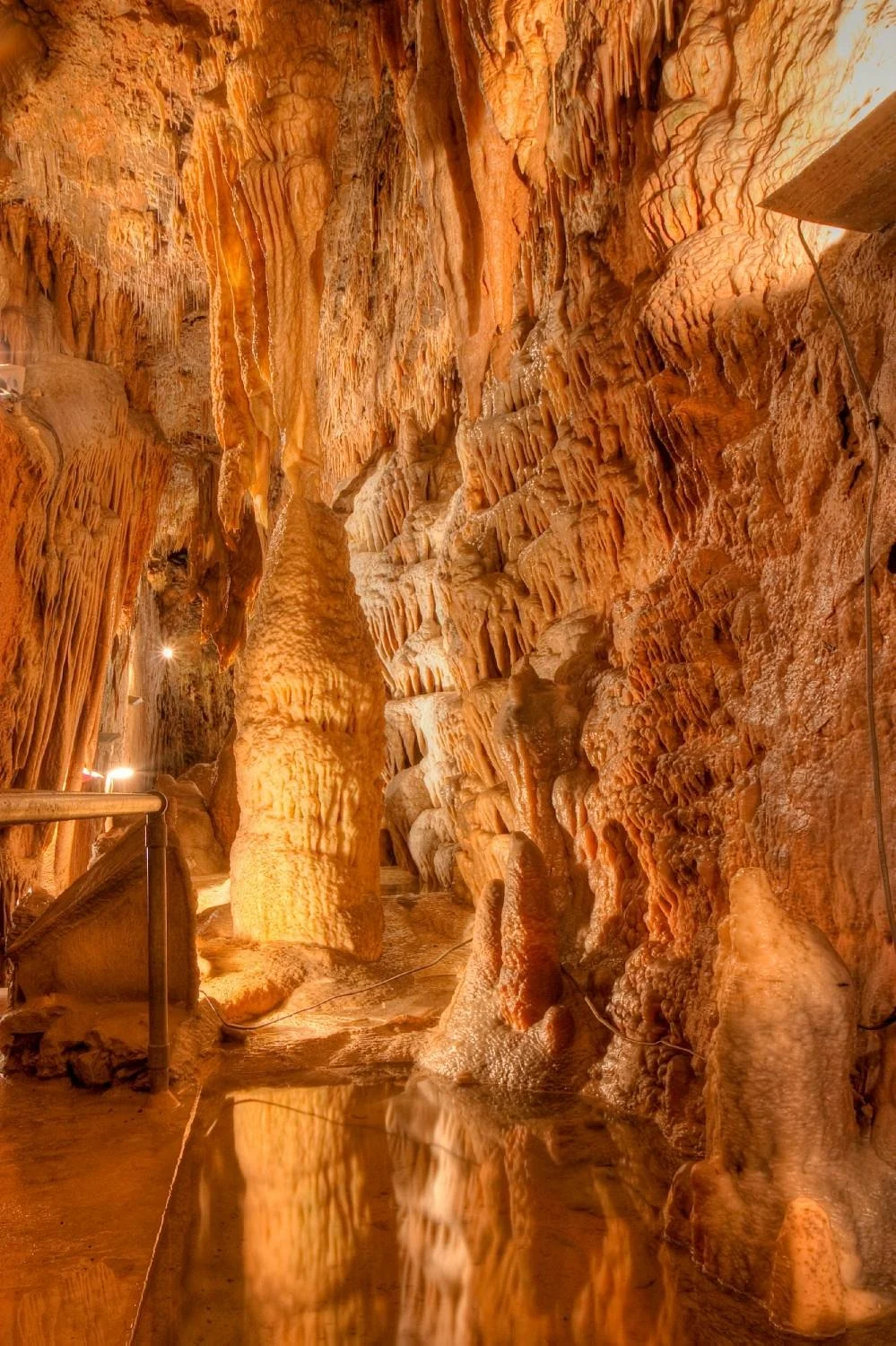 Smoke Hole Caverns