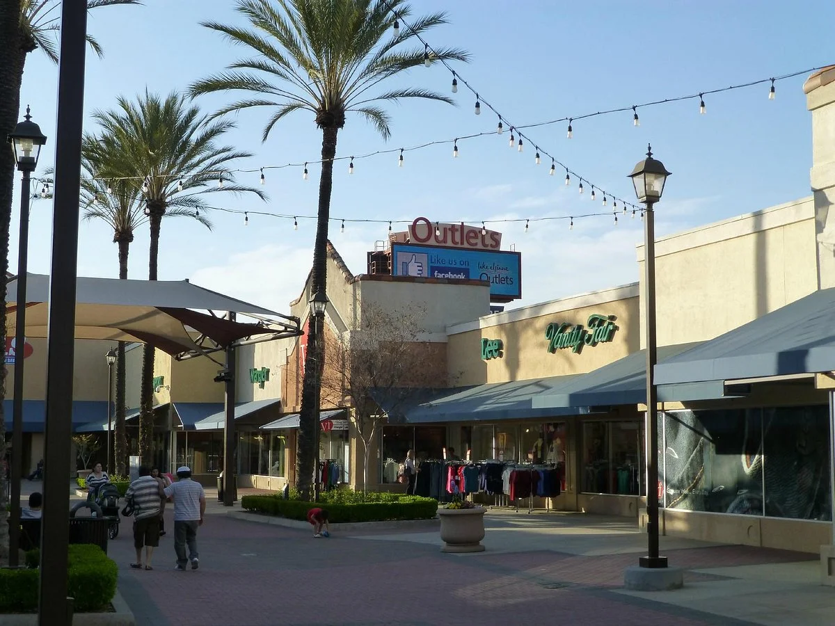 Outlets at Lake Elsinore