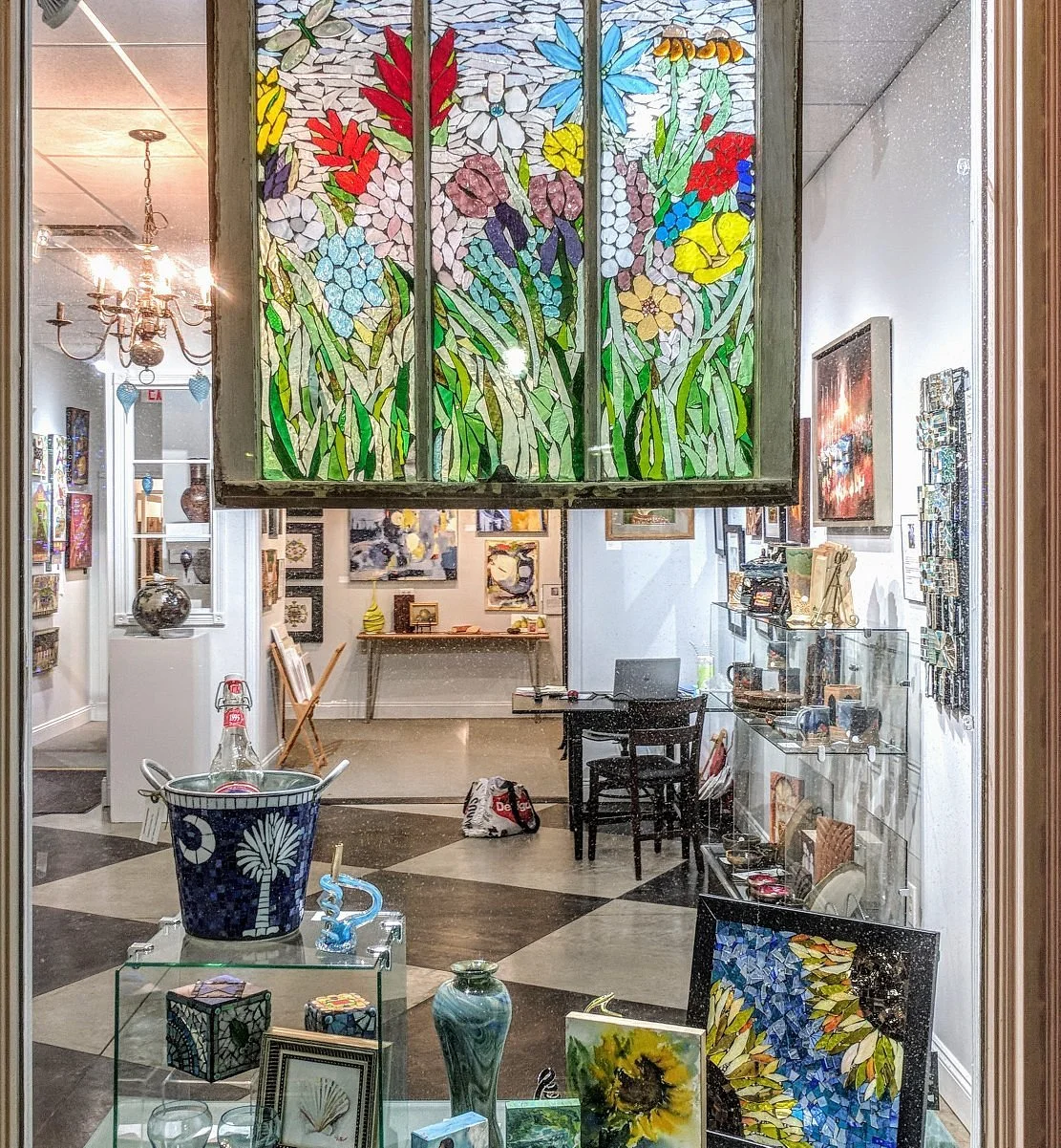 Art on Main Gallery & Gifts