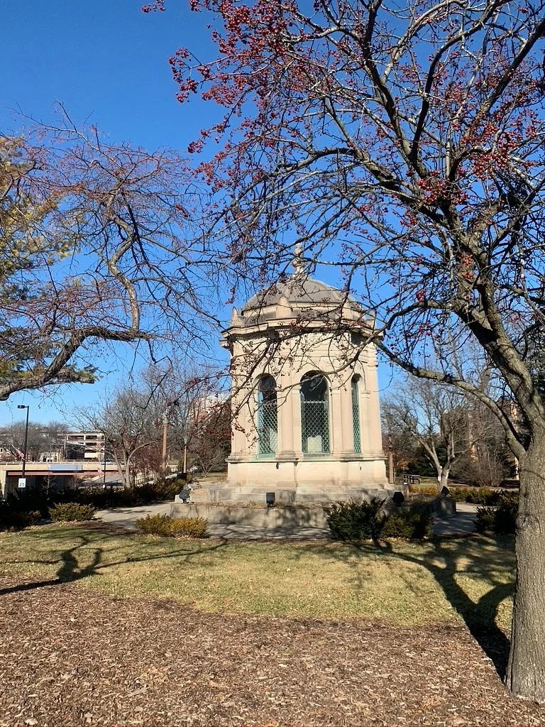 Glos Memorial Park