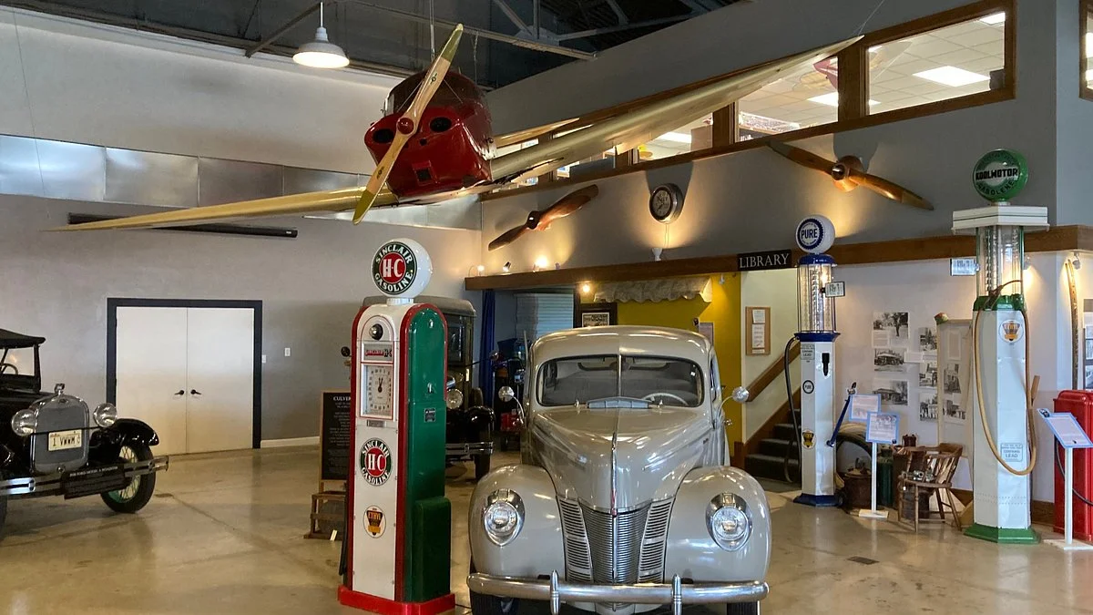 Vintage Wings and Wheels Museum