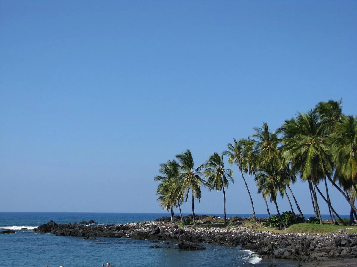 Honomalino Bay