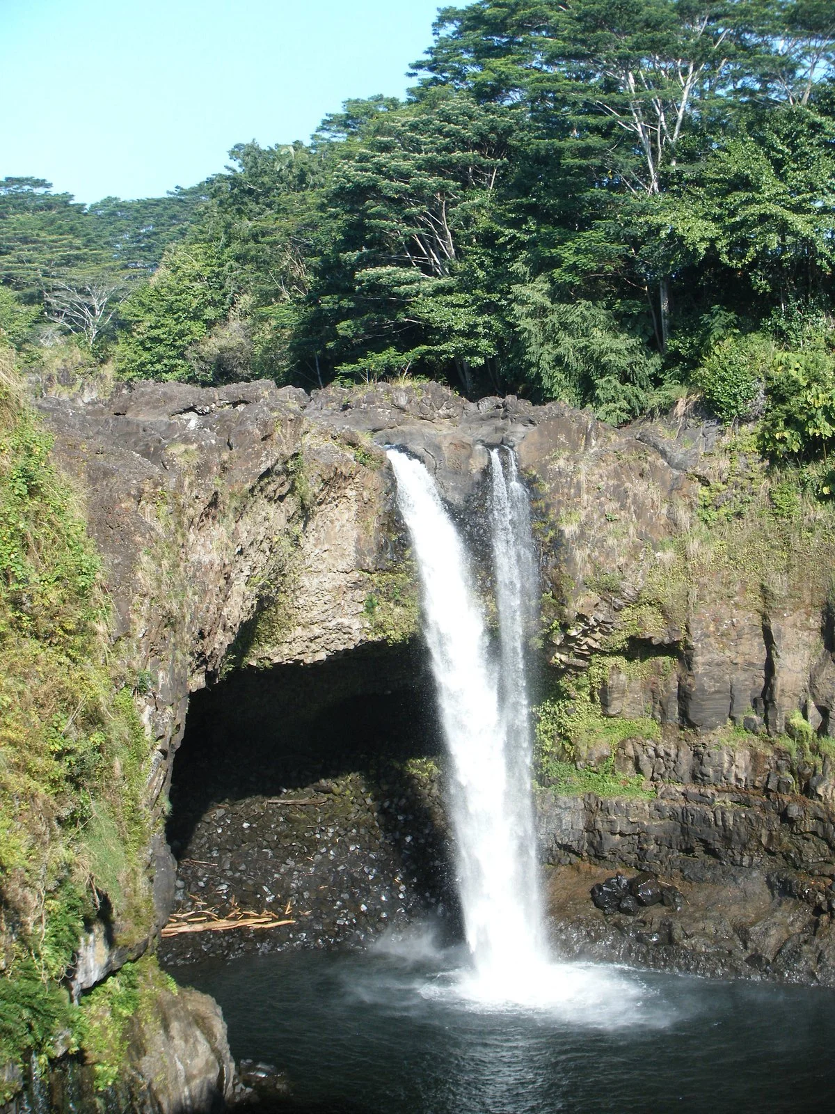 Pe'epe'e Falls