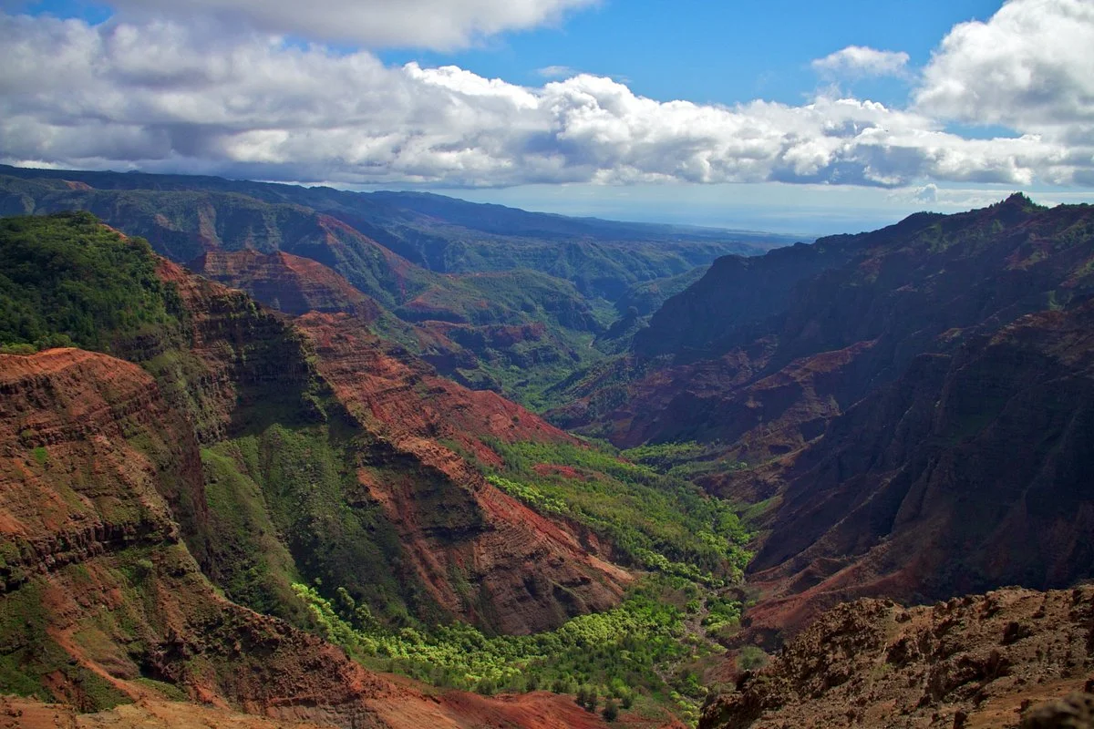 Puu Hinahina Lookout