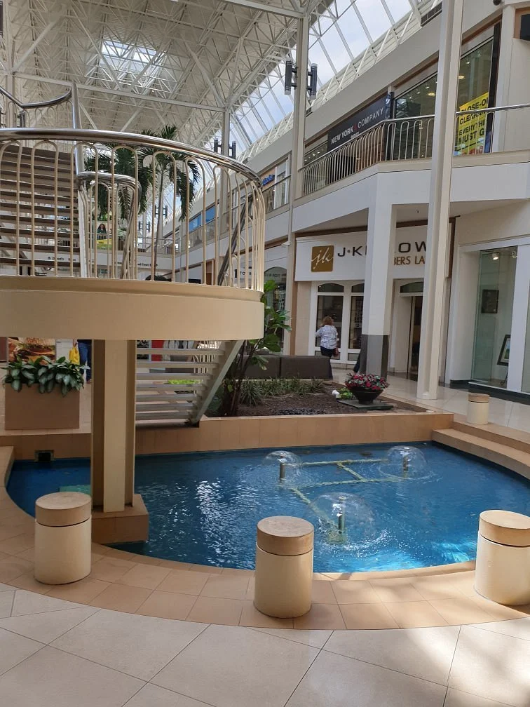Hulen mall