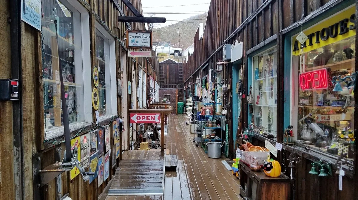 Virginia City Mall