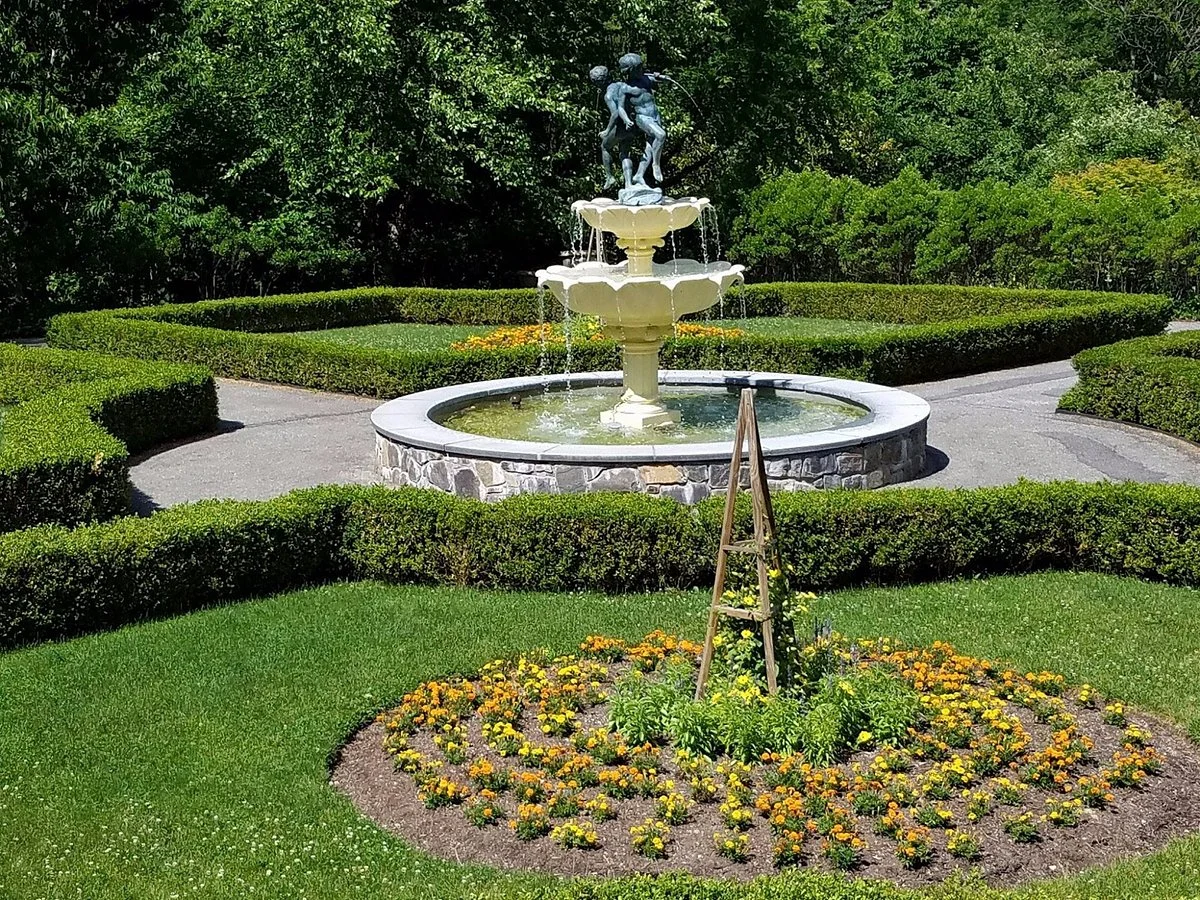 Lasdon Park