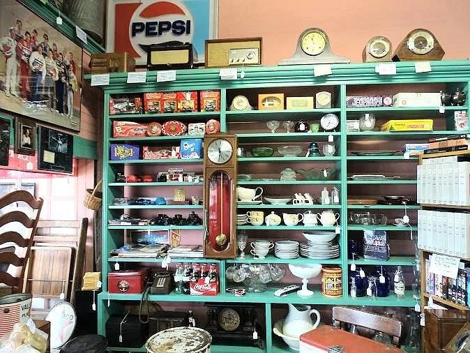 Mount Pilot Antique Mall