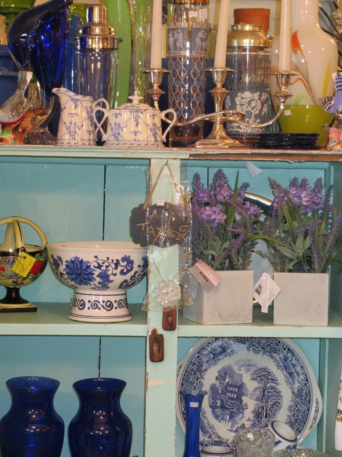 Washed Ashore Antiques & Coffee Bar