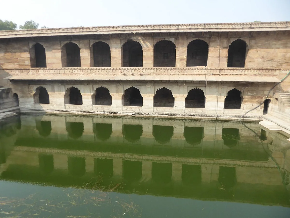 Old Baoris (Hadi Rani Kund)