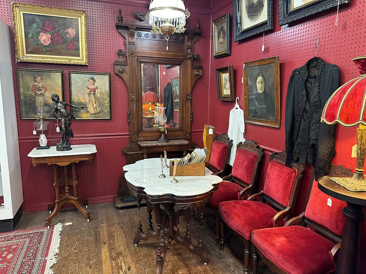 New Oxford Antique Center