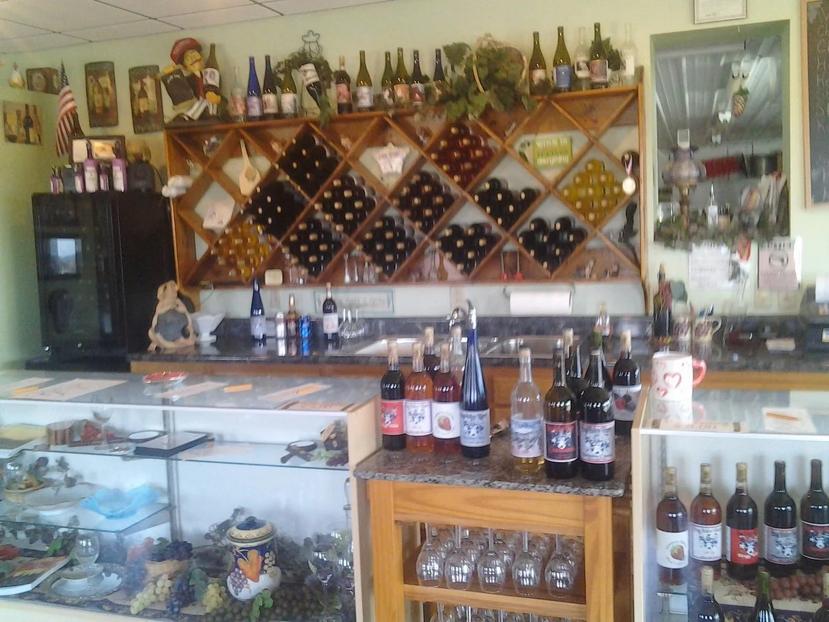 Hogg Hollow Winery