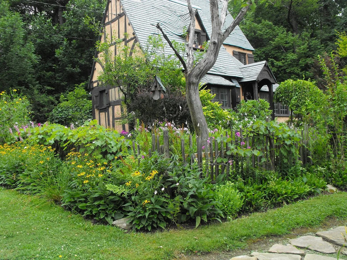 Lana's The Little House