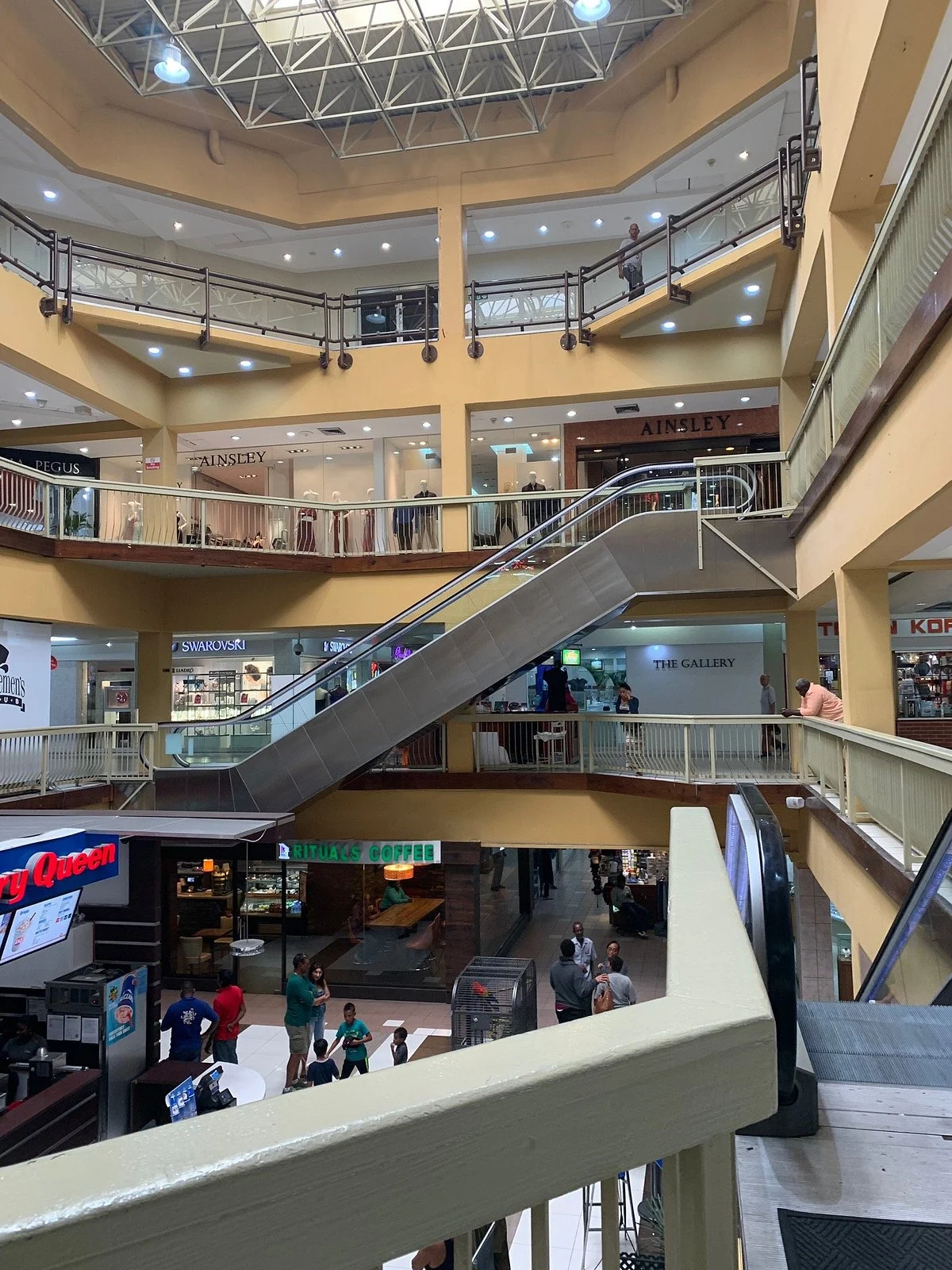 Long Circular Mall