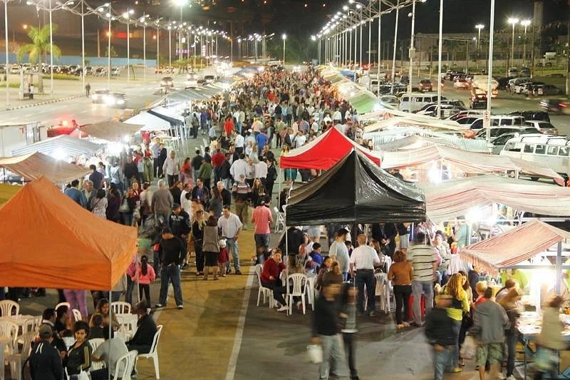 Feira Noturna de Barueri