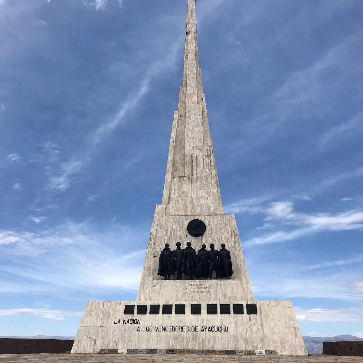 Obelisco de la Pampa de la Quinua