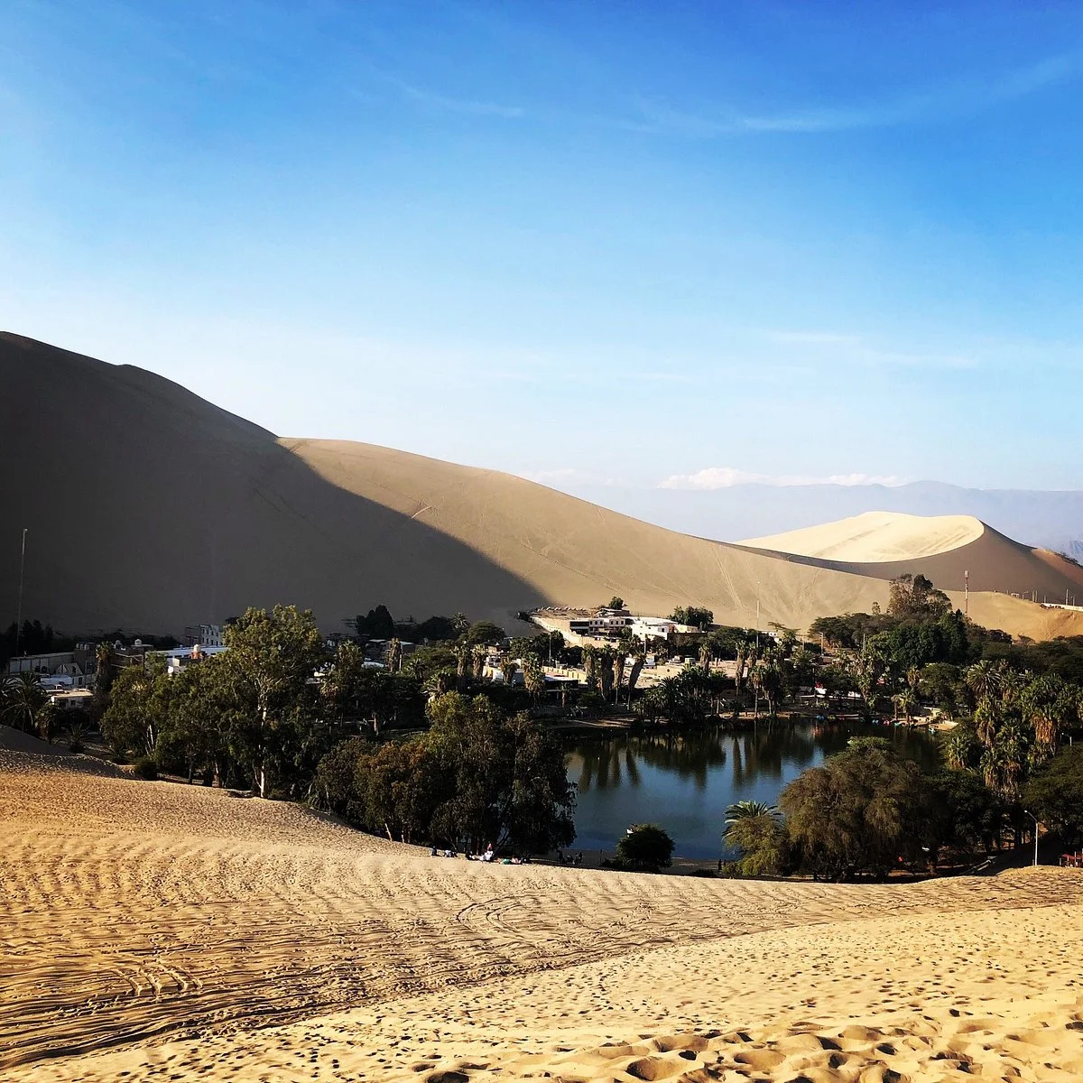 Laguna De Huacachina