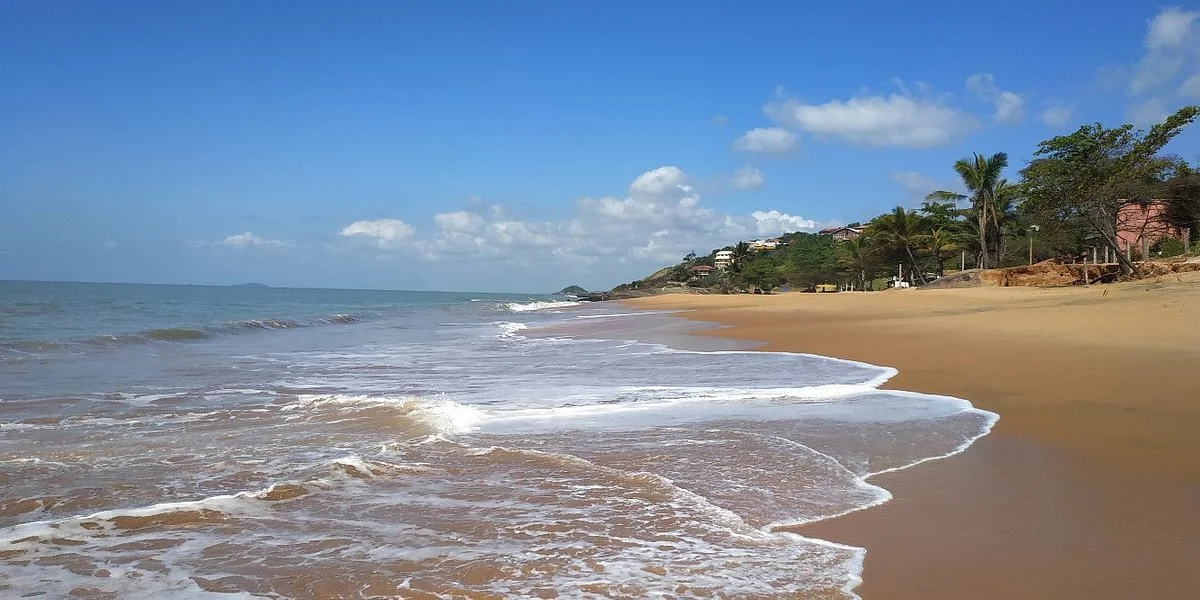 Pau Grande Beach (Portinho)