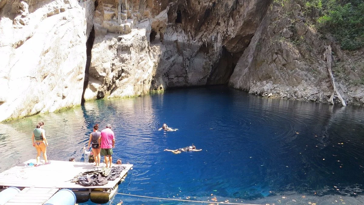 Agua Milagrosa lagoon (Dolina)