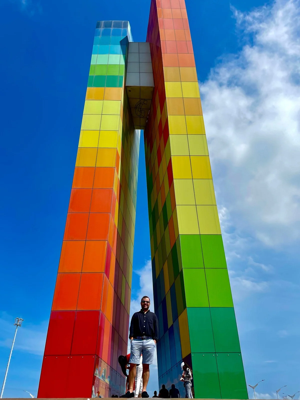 Monumento Ventana Al Mundo