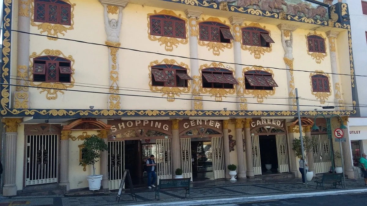 Shopping Center Caneloi