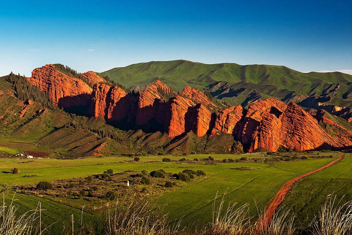 Jeti-Oguz Canyon (Seven Bulls Rocks)