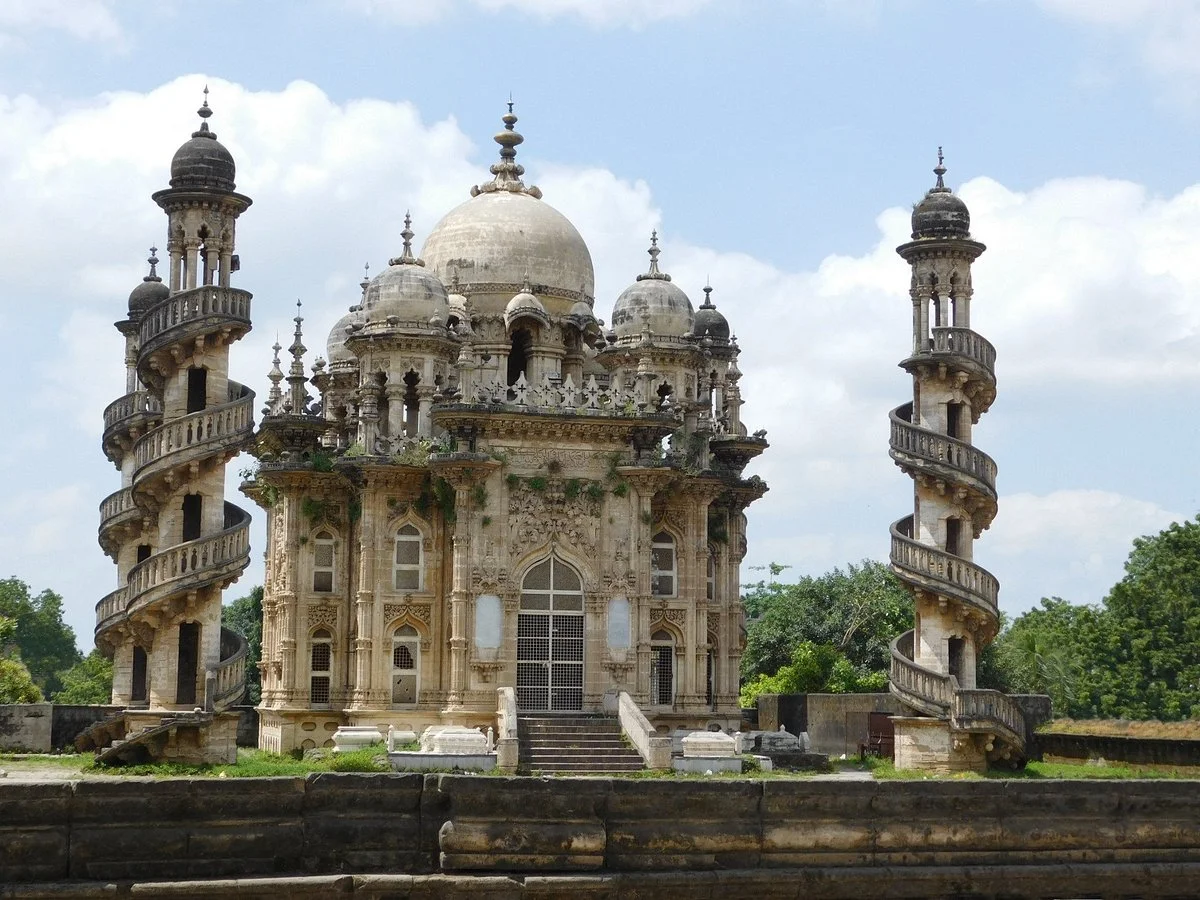 Mahabat Maqbara