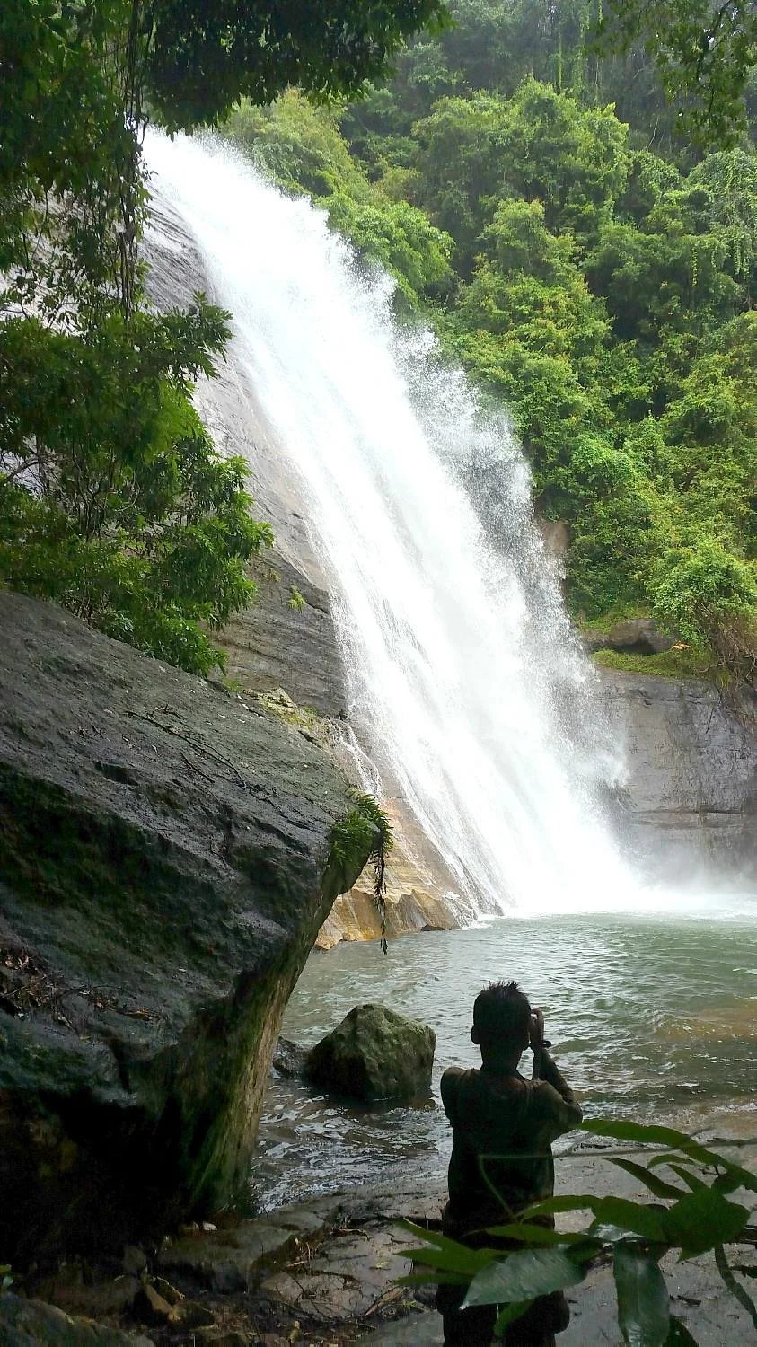 Vazhvanthol Waterfalls