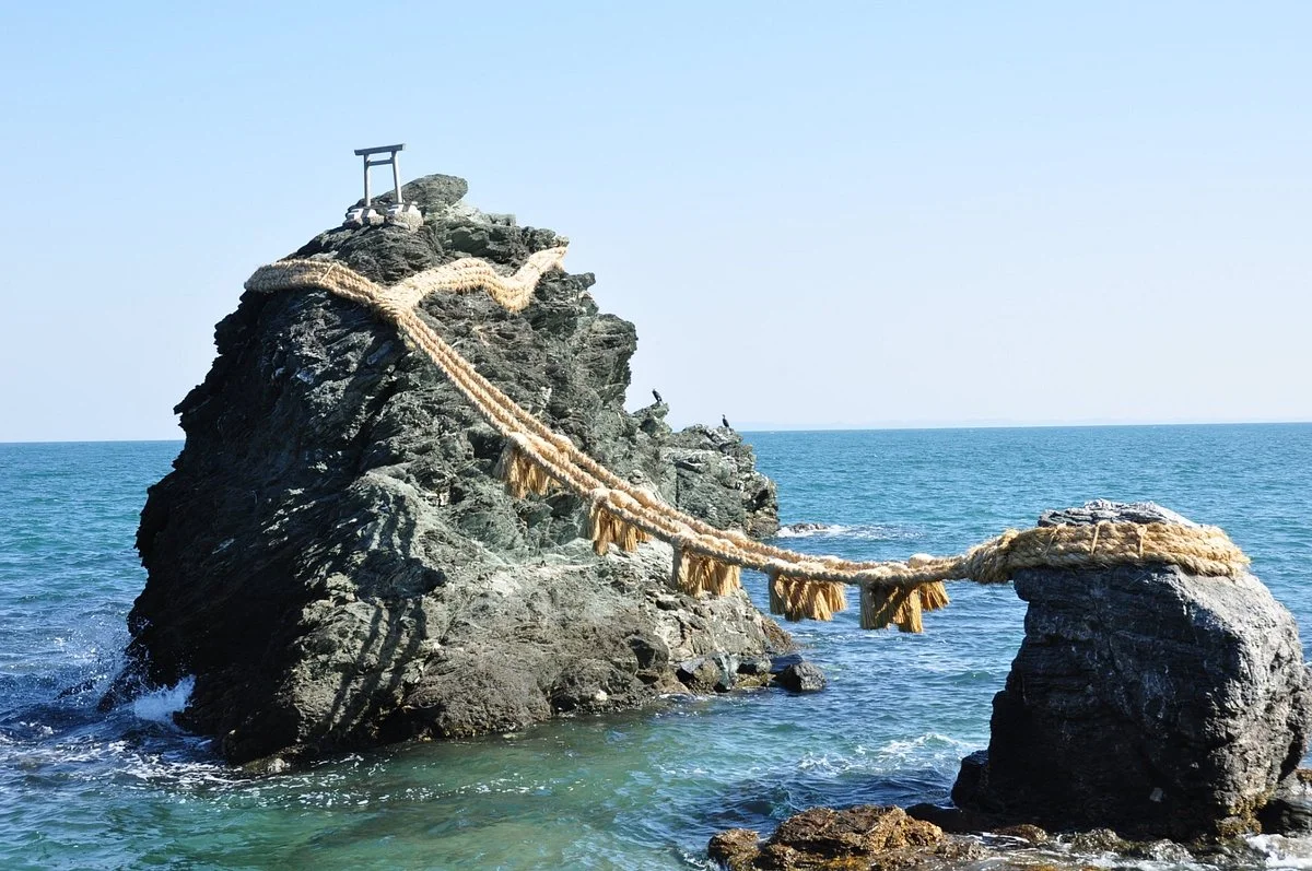 Meotoiwa Rocks