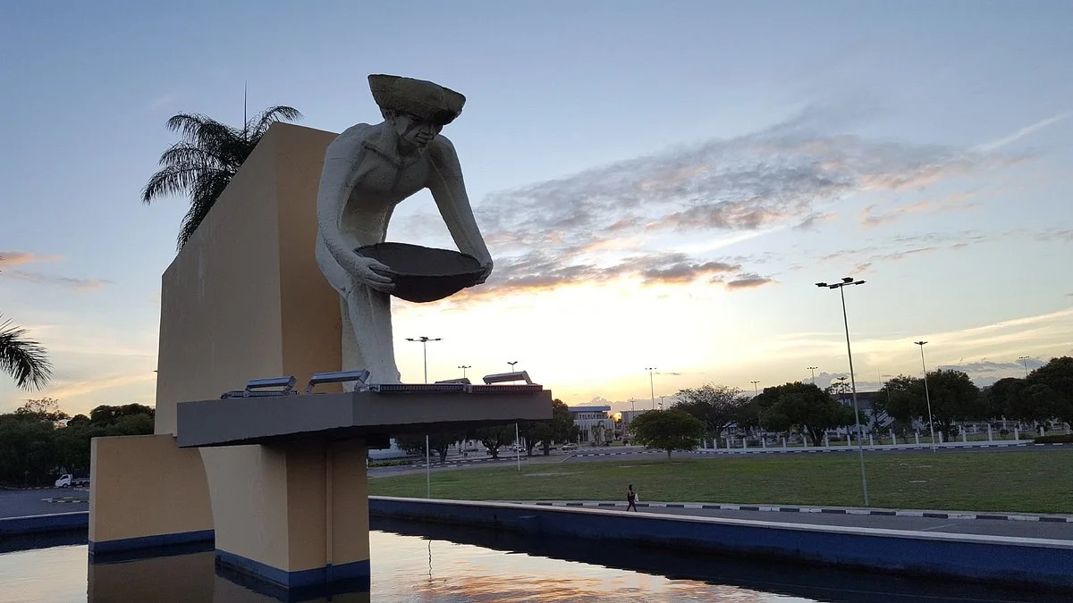Monumento Ao Garimpeiro