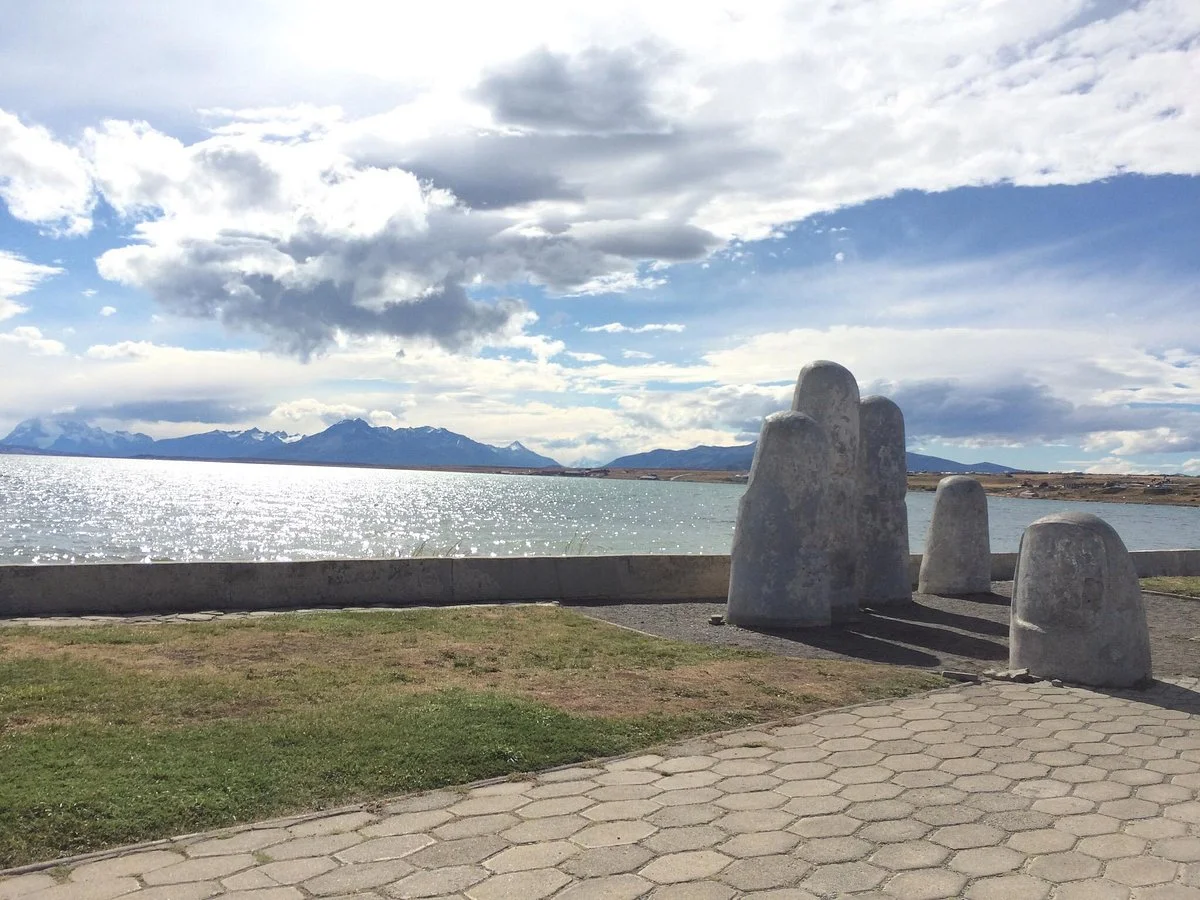 Monumento de la Mano
