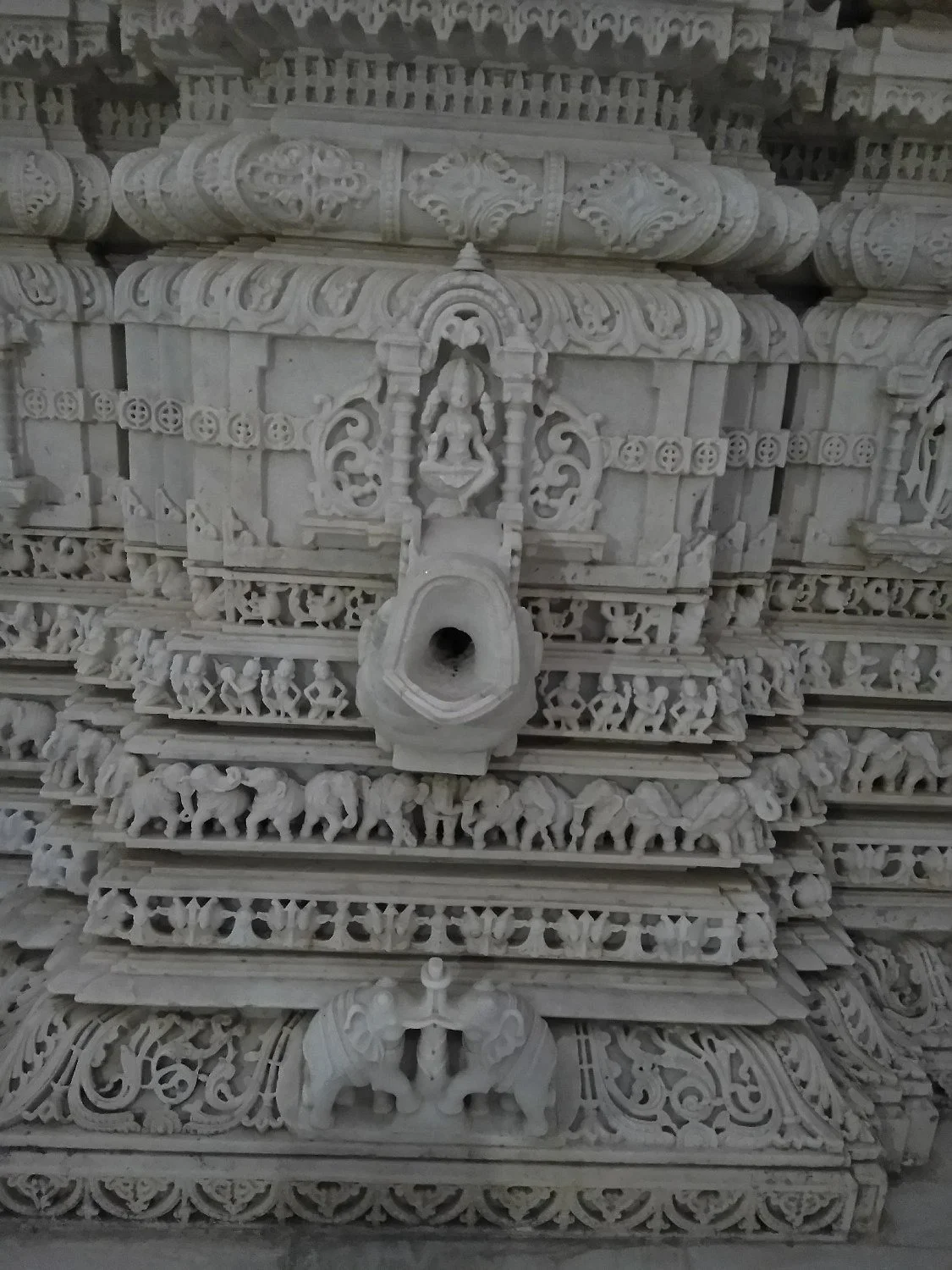 Pallaviya Parshwanath Temple
