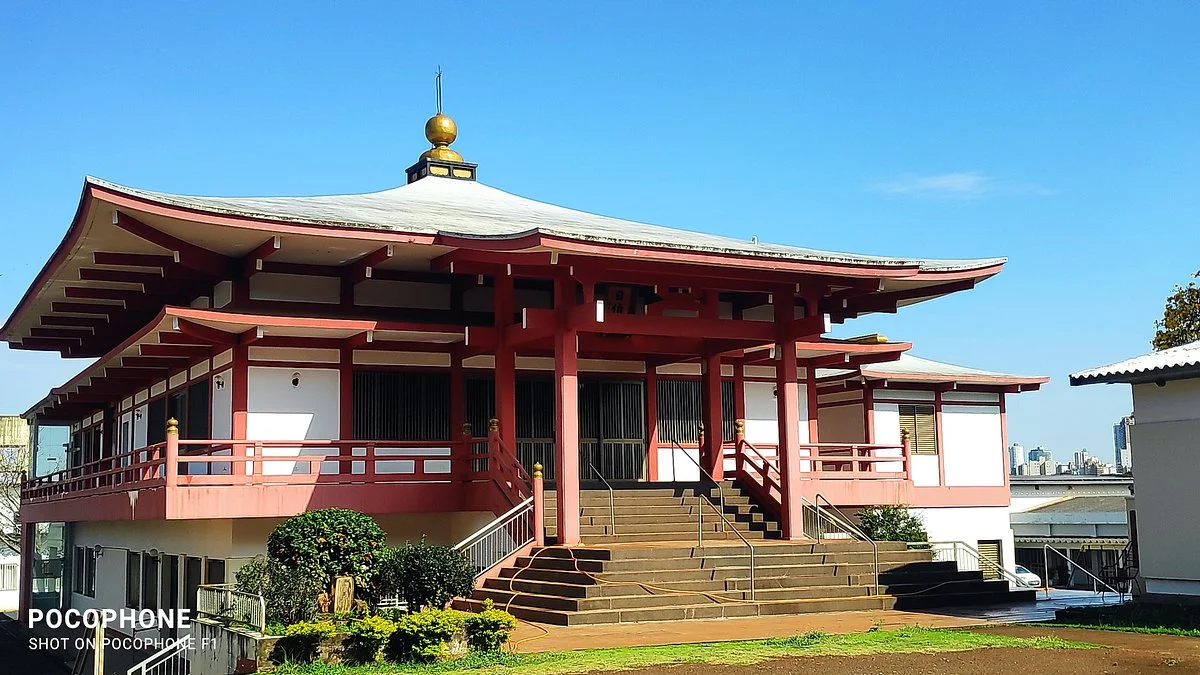 Templo Budista Jodoshu Nippakuji de Maringa