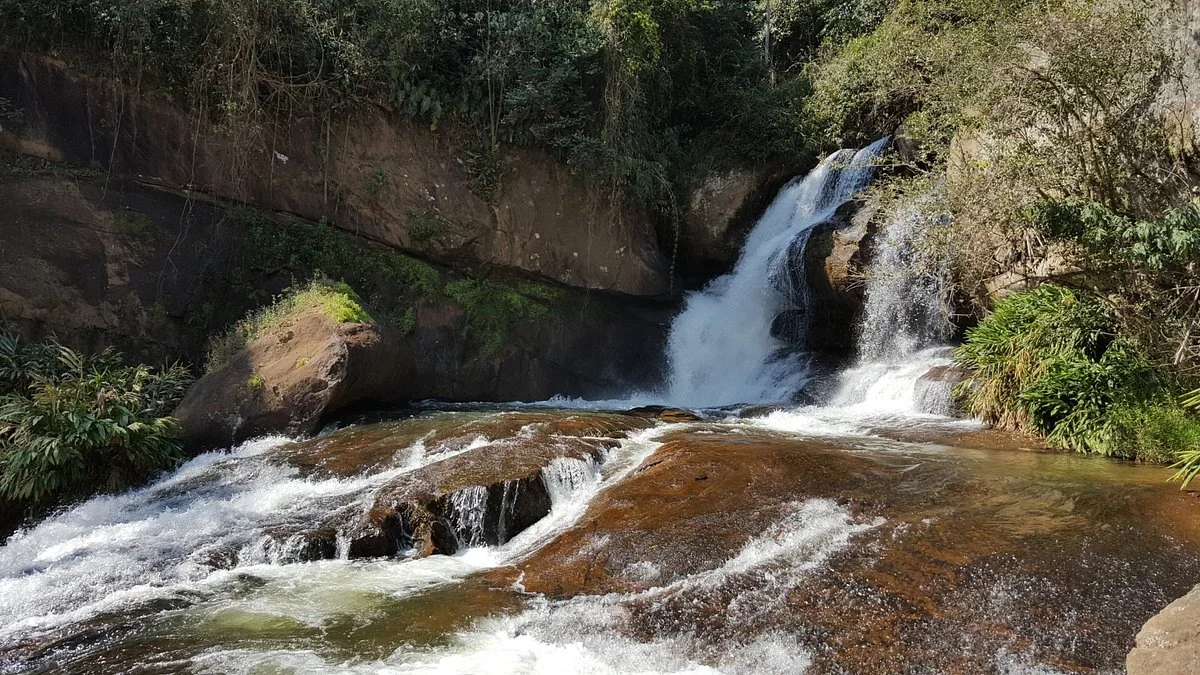 Cachoeira dos Henriques