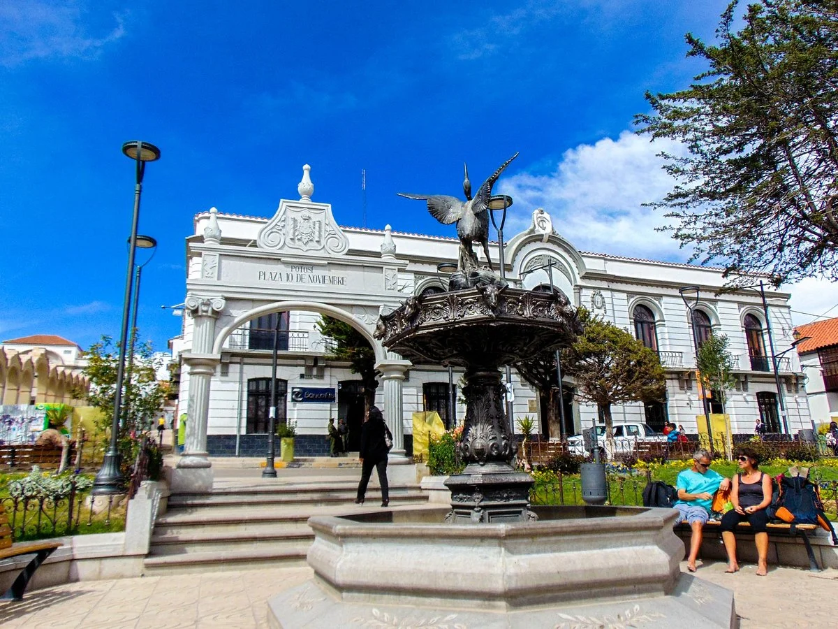 Plaza 10 de Noviembre