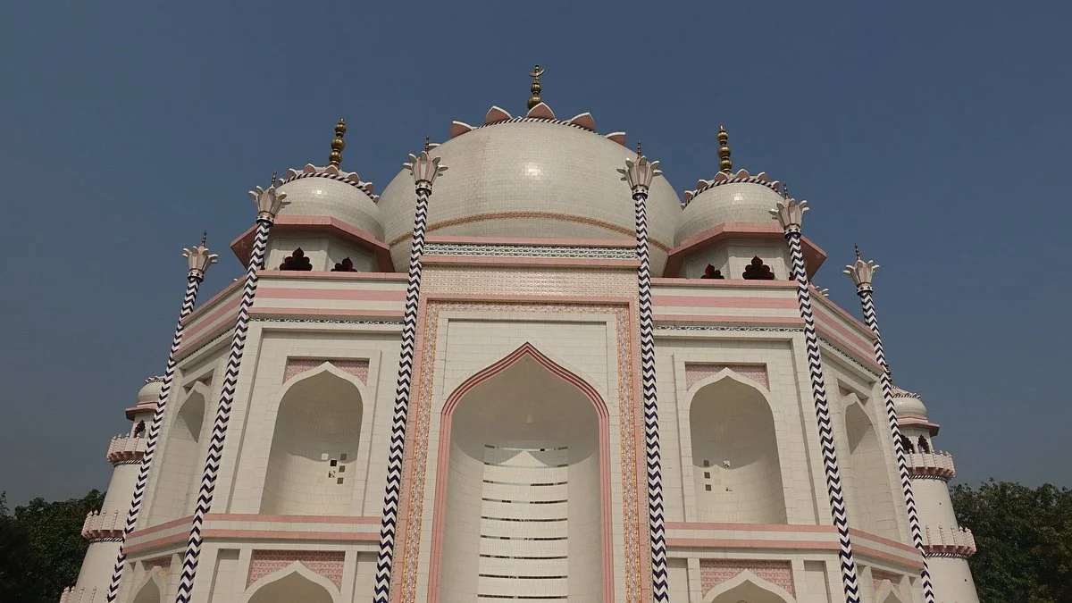 Banglar Taj Mahal