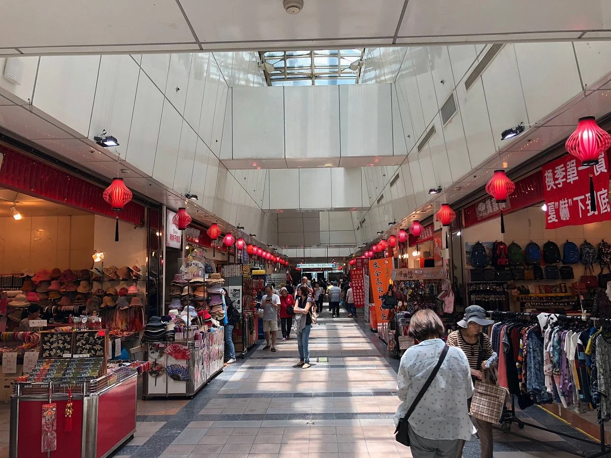 Longshan Temple Underground Shopping Bazaar
