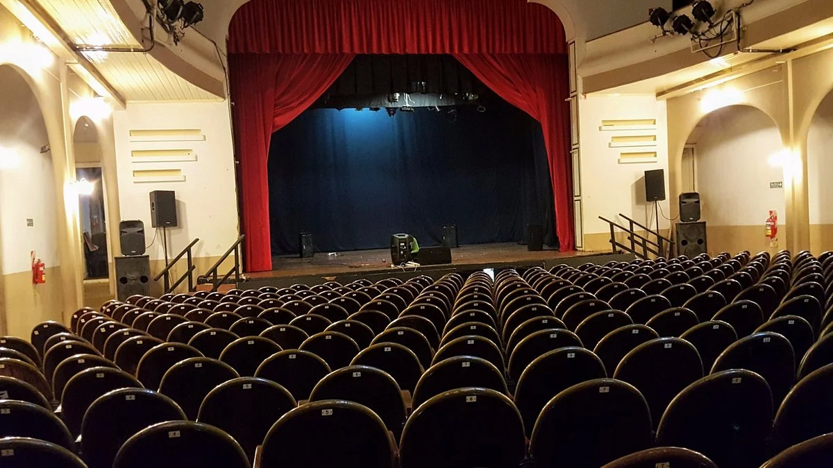 Teatro Manuel Brazzola