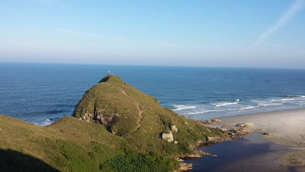 Fora das Encantadas Beach