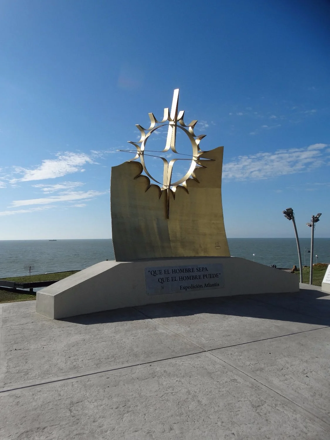 Monumento Expedicion Atlantis