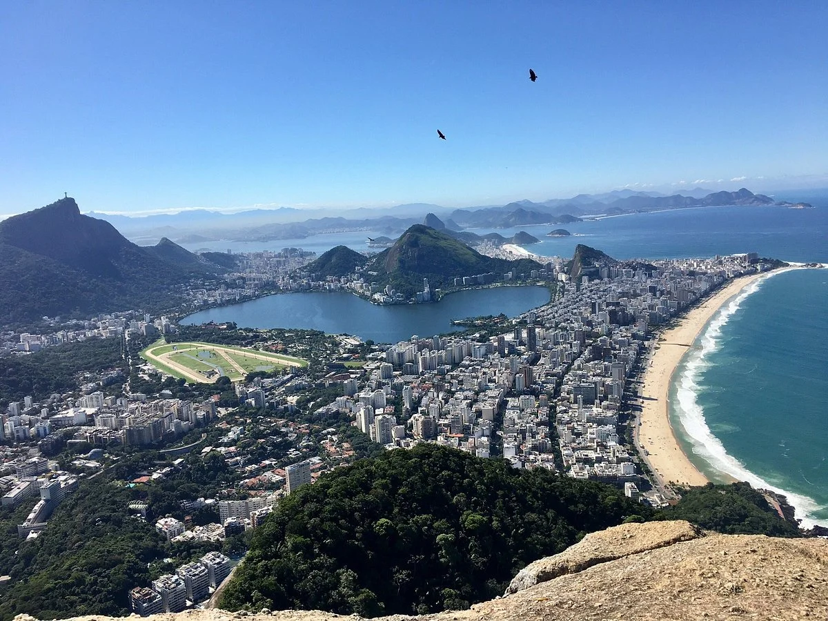 Morro Dois Irmaos